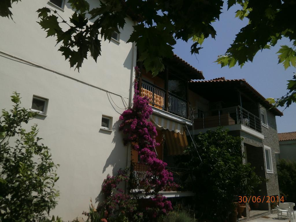 Ioannis Avrades Apartments Agiakampos  Buitenkant foto