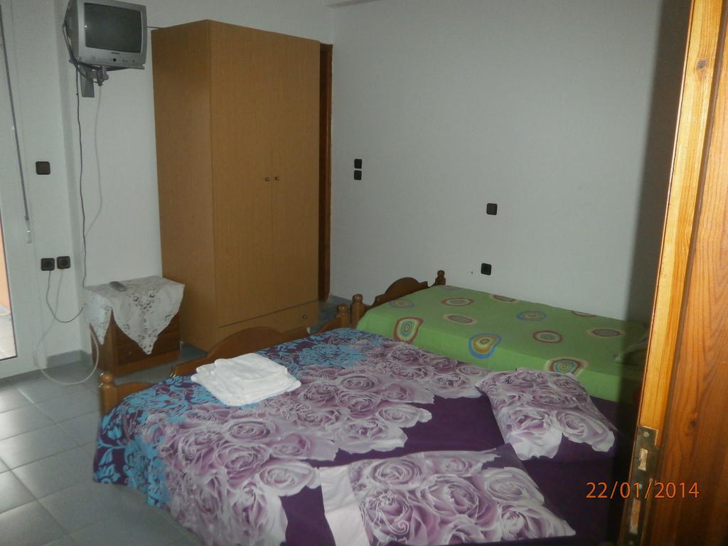 Ioannis Avrades Apartments Agiakampos  Kamer foto